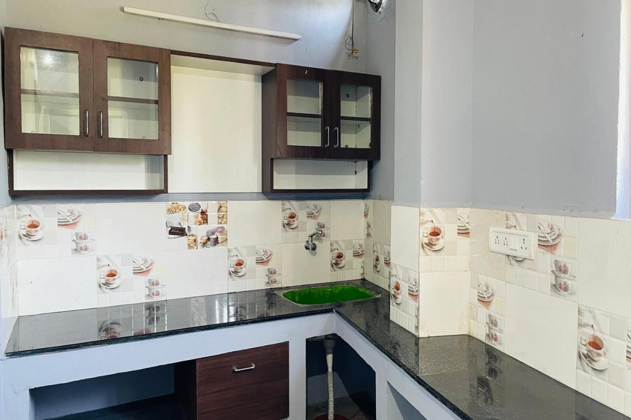 Skyry Hotel Iyyapanthangal Ченай Екстериор снимка