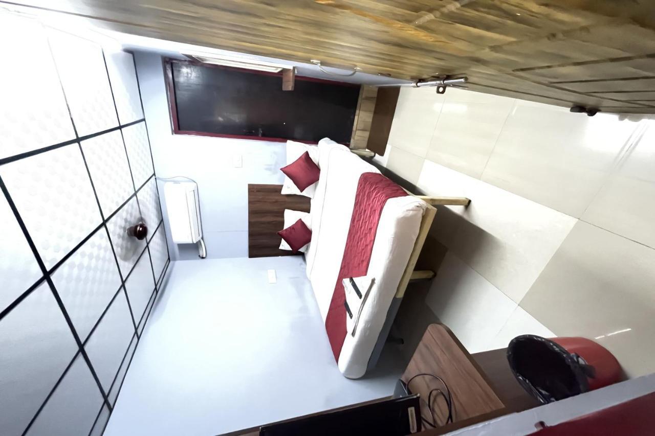 Skyry Hotel Iyyapanthangal Ченай Екстериор снимка