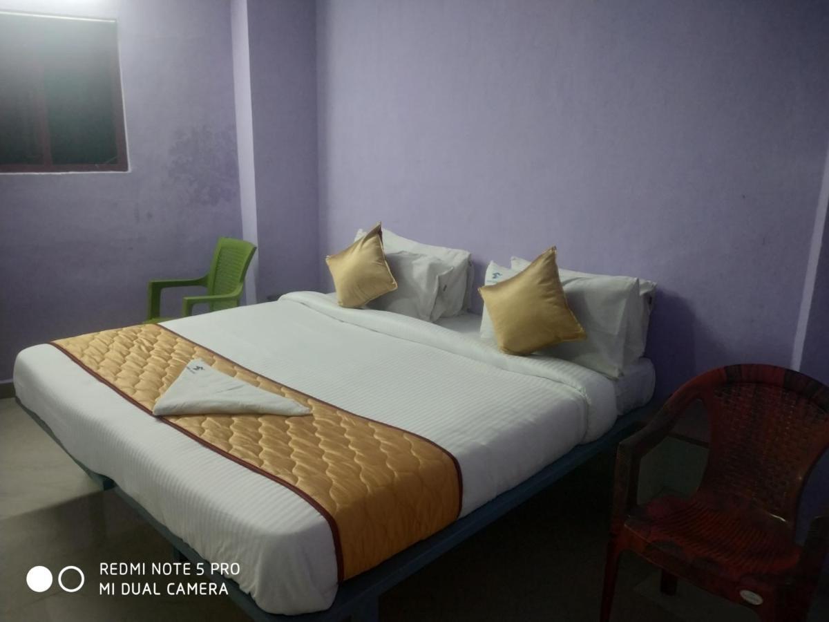 Skyry Hotel Iyyapanthangal Ченай Екстериор снимка