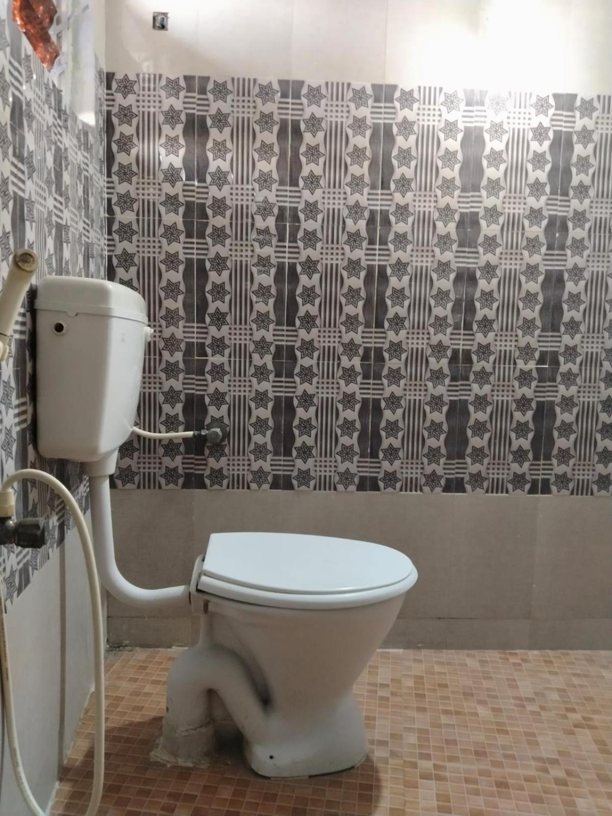 Skyry Hotel Iyyapanthangal Ченай Екстериор снимка